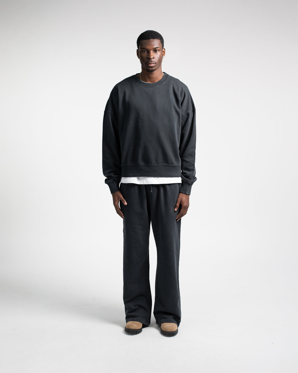 Cropped Crewneck - Vintage Black