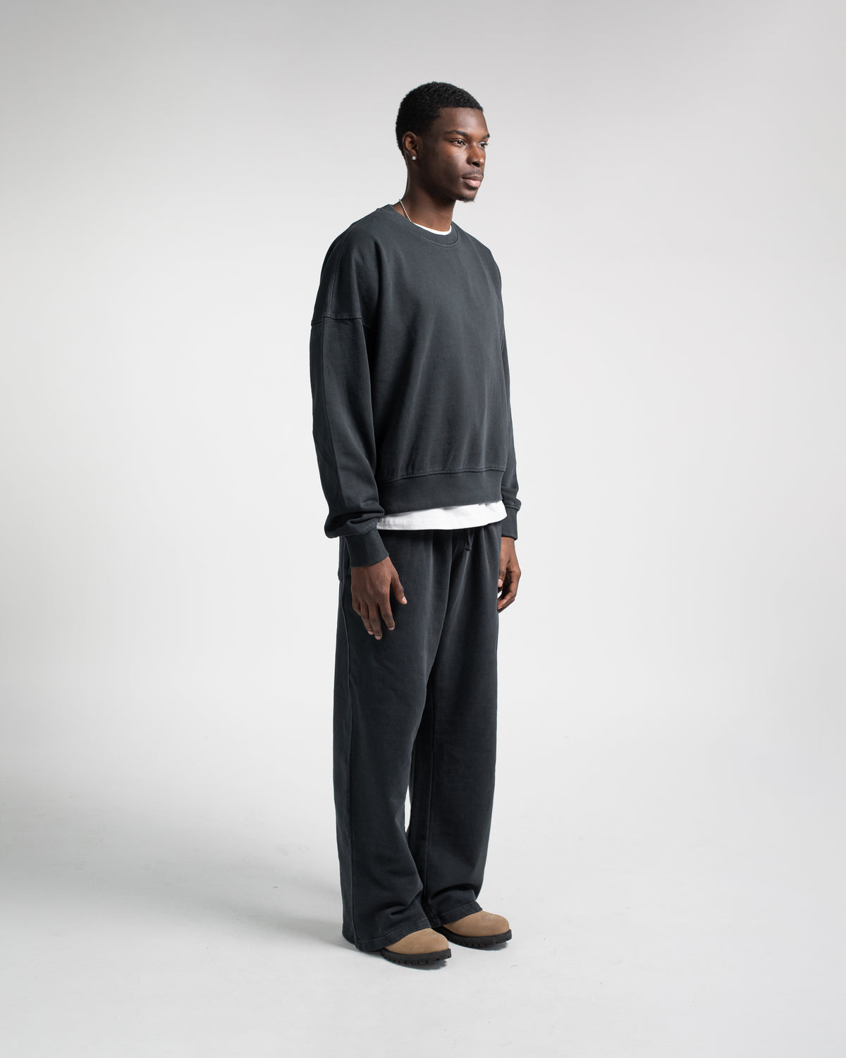 Cropped Crewneck - Vintage Black