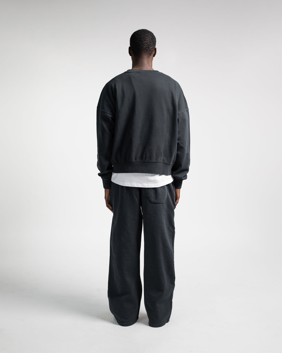 Cropped Crewneck - Vintage Black