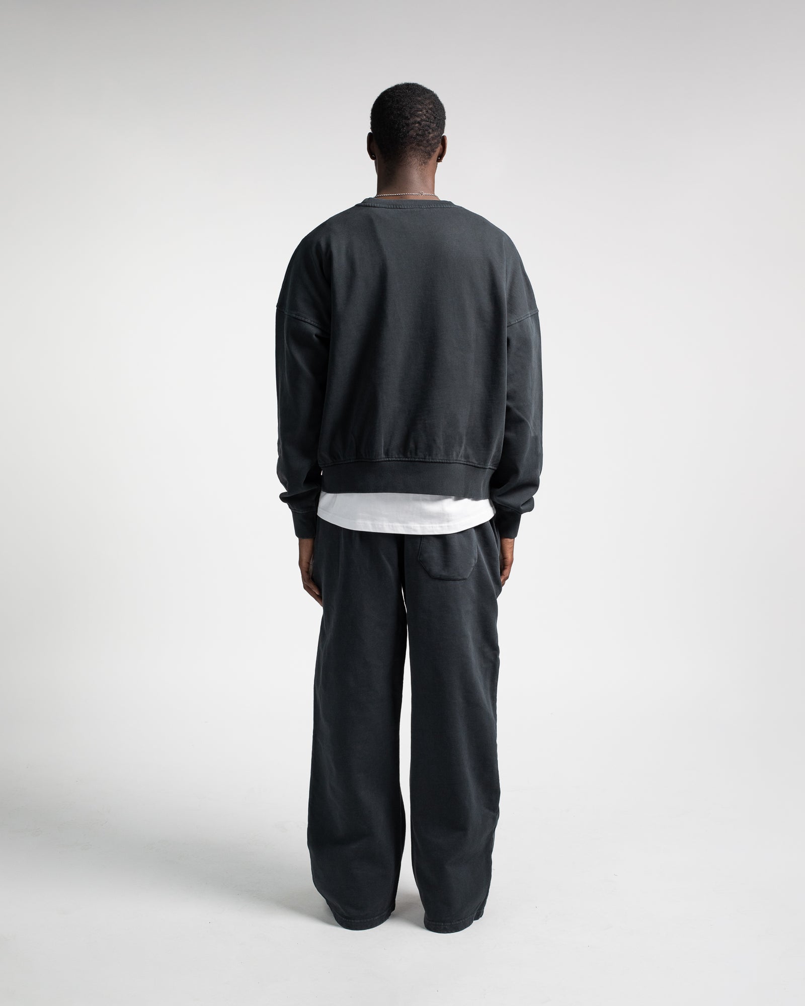 Cropped Crewneck - Vintage Black – Hours