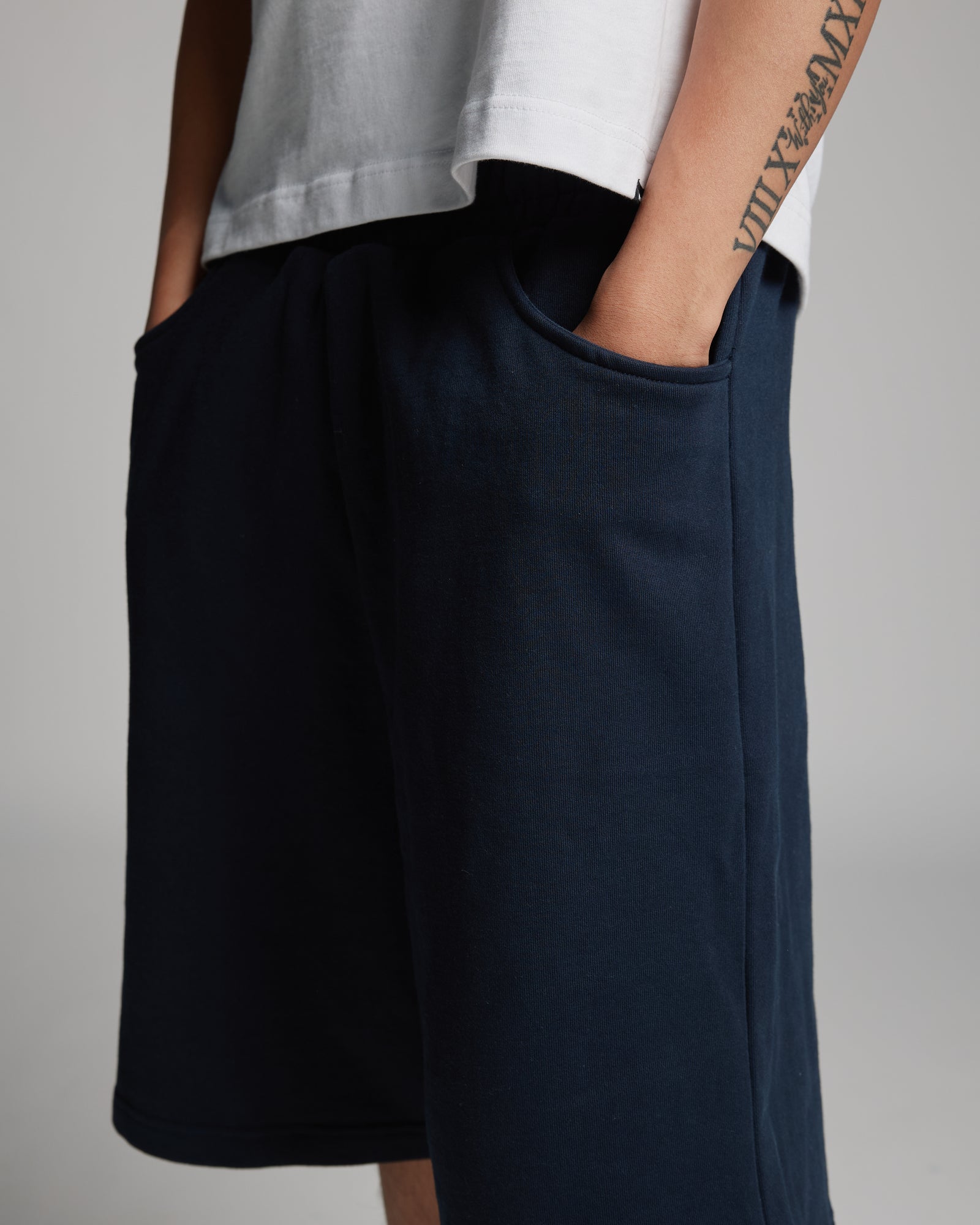 5/3まで出品【thehighlights】'sweat'navy shorts El Cam Midweight Sweatshorts (Faded Navy) – CHERRY LA