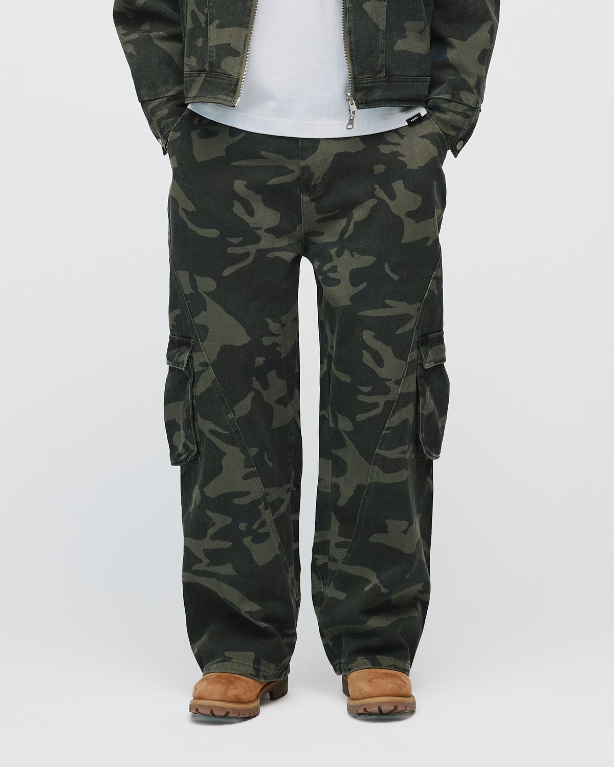 Baggy Cargo Pants - Camo