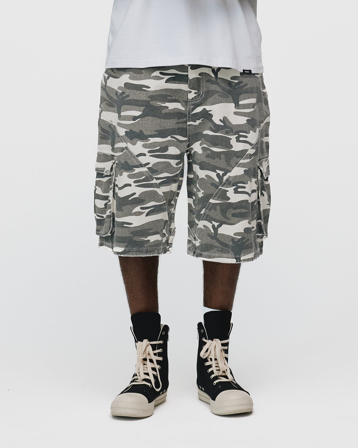 Baggy Cargo Shorts - White Camo