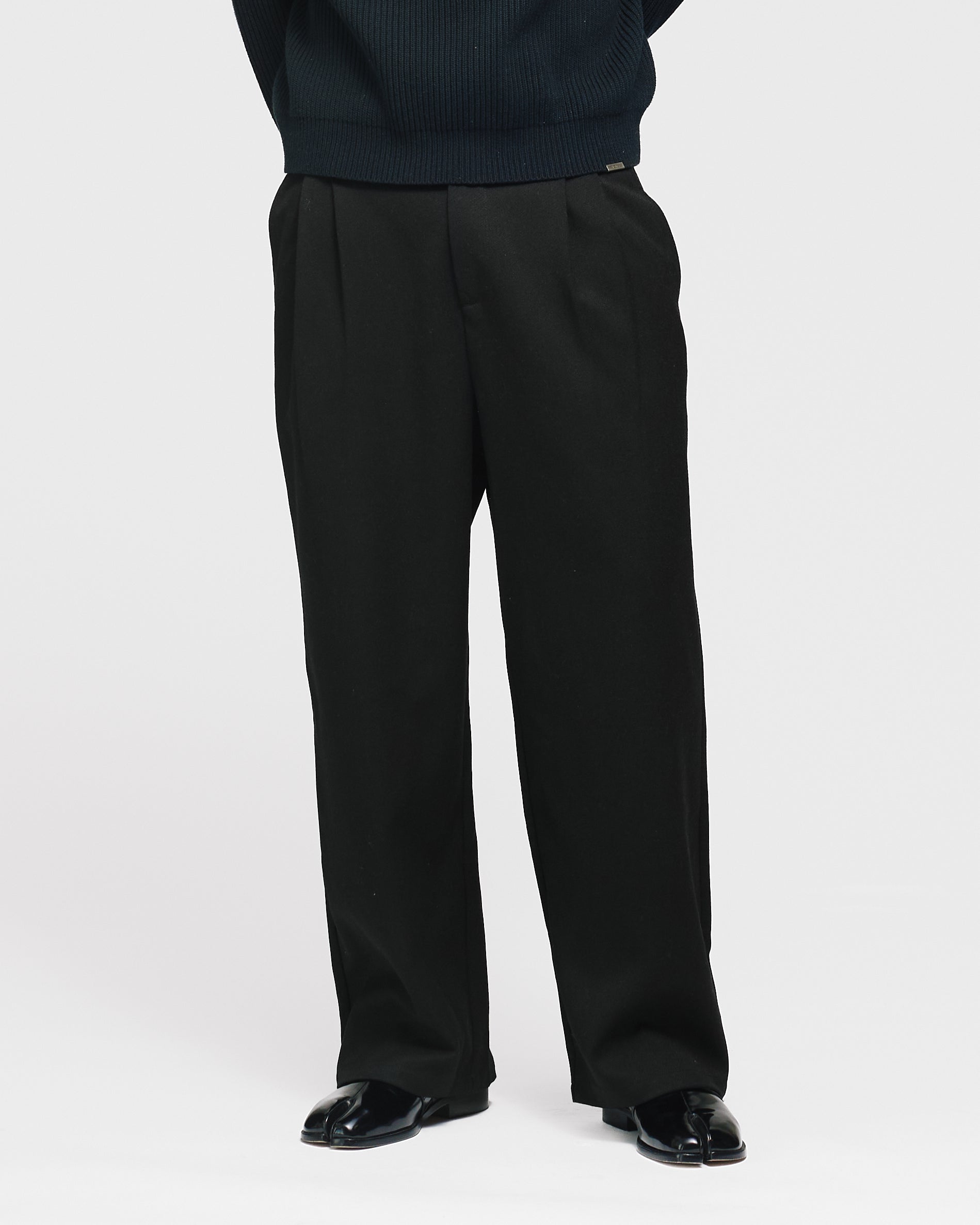 Pleated Pants - Black