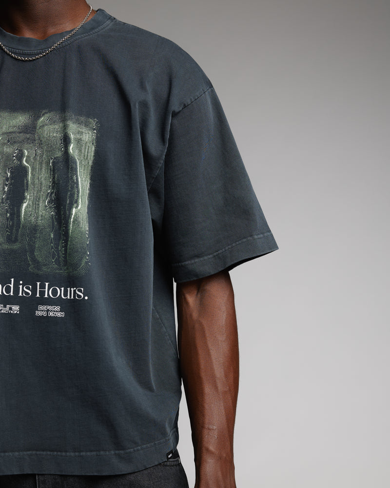 Mind is Hours T-Shirt - Vintage Black
