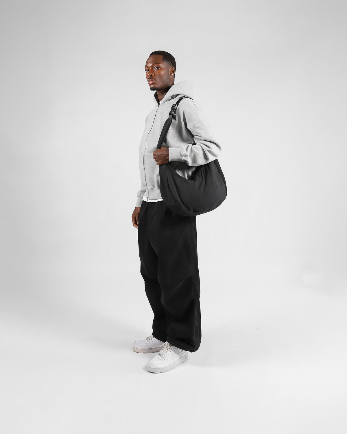 Nylon Messenger Bag - Black – Hours