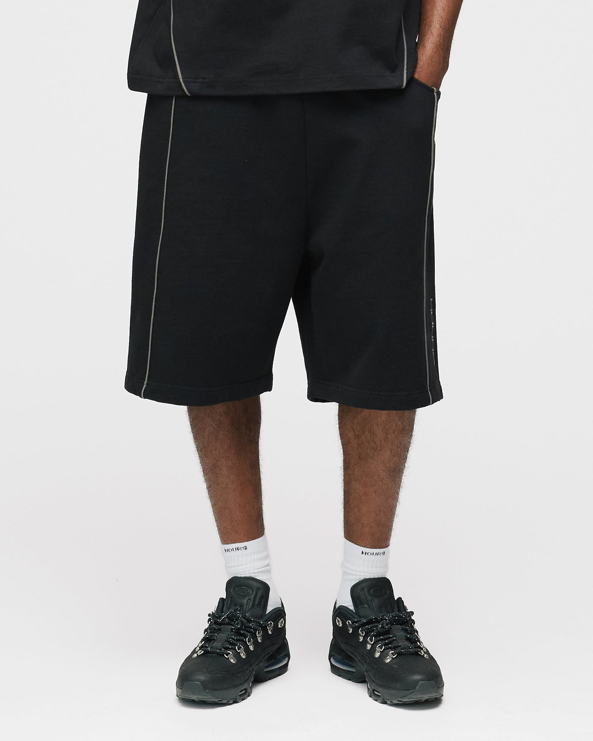 Arc Baggy Sweatshorts - Black