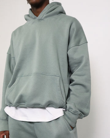 Model: Des is 6'1 / 165 lbs and wearing size L